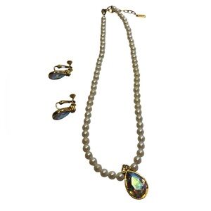 Vintage Vendome Faux Pearl Necklace with Clip on Earings shiny gold faux gem
